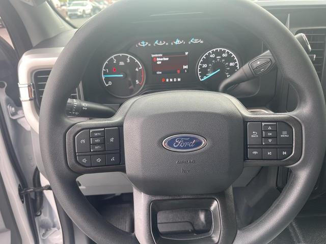 Photo of 2025 Oxford White Ford F-350