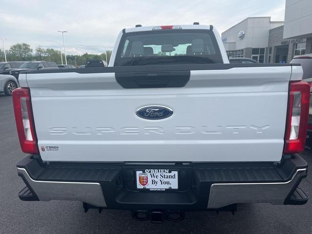 Photo of 2025 Oxford White Ford F-350