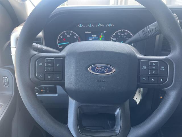 Photo of 2025 Oxford White Ford F-250