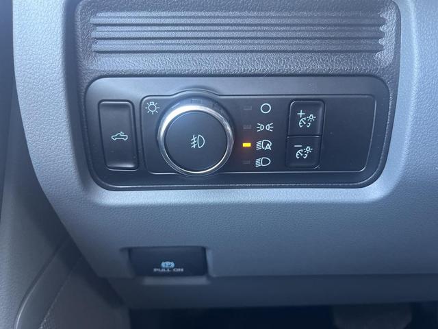 Photo of 2025 Oxford White Ford F-250