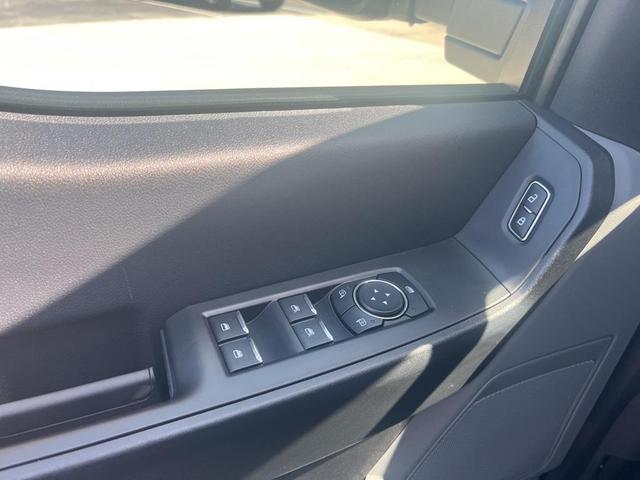 Photo of 2025 Oxford White Ford F-250