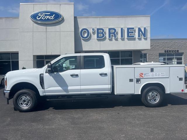 Photo of 2025 Oxford White Ford F-250