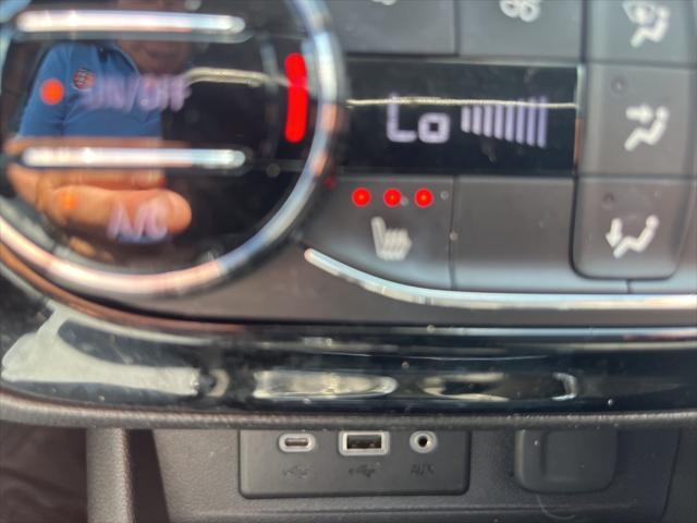 Photo of 2022 Sapphire Metallic Buick Encore GX