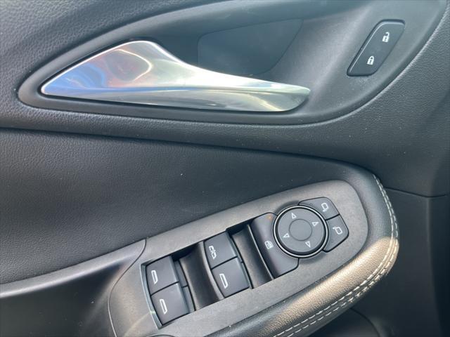Photo of 2022 Sapphire Metallic Buick Encore GX
