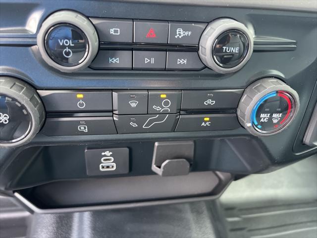 Photo of 2025 Oxford White Ford F-150