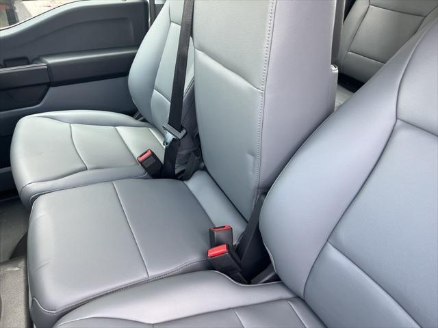 Photo of 2025 Oxford White Ford F-150