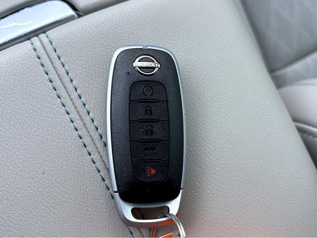 Photo of 2025 Champagne Silve Nissan Murano
