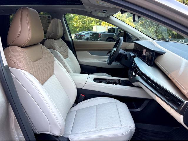 Photo of 2025 Champagne Silve Nissan Murano
