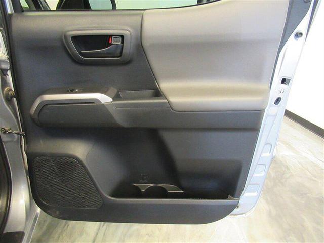 Photo of 2016 Magnetic Gray Metallic Toyota Tacoma