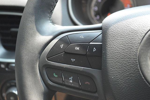 Photo of 2022 Hydro Blue Pearlcoat Jeep Cherokee