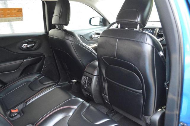 Photo of 2022 Hydro Blue Pearlcoat Jeep Cherokee