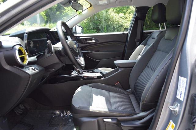 Photo of 2025 Sterling Gray Metallic Chevrolet Trax