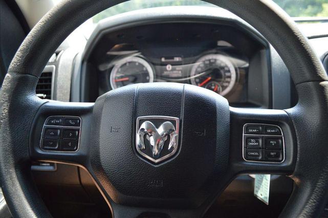 Photo of 2019 Brilliant Black Crystal Pearlcoat RAM 1500 Classic