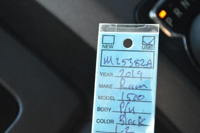 Photo of 2019 Brilliant Black Crystal Pearlcoat RAM 1500 Classic
