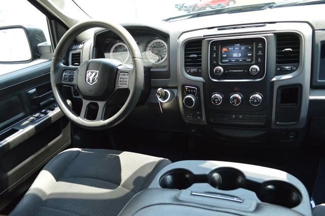 Photo of 2019 Brilliant Black Crystal Pearlcoat RAM 1500 Classic