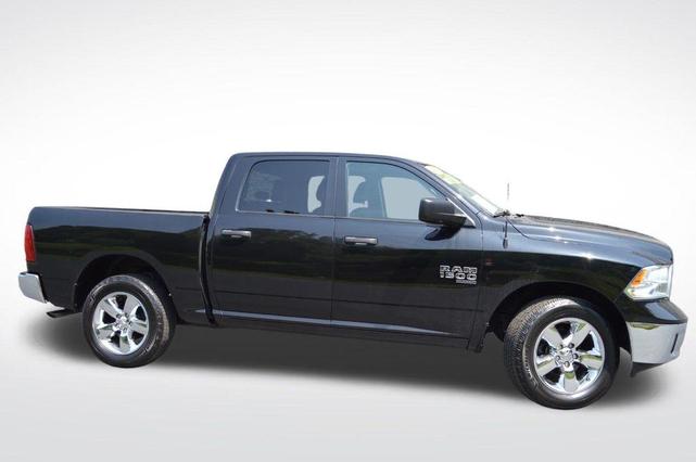Photo of 2019 Brilliant Black Crystal Pearlcoat RAM 1500 Classic
