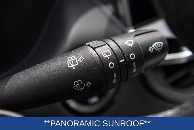 Photo of 2023 Redline Pearlcoat Jeep Compass