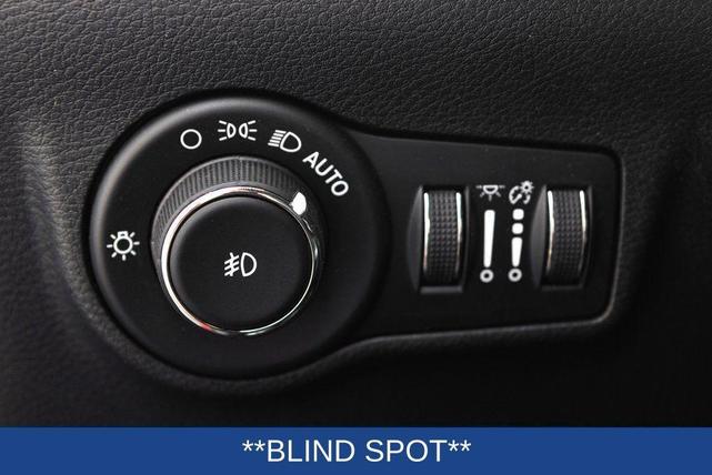 Photo of 2023 Redline Pearlcoat Jeep Compass