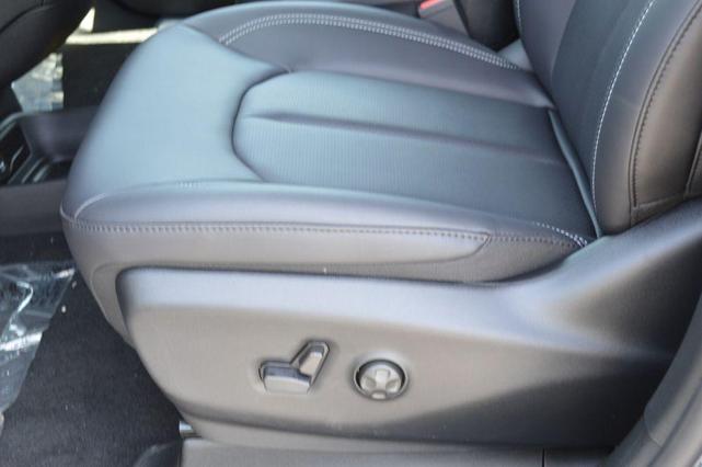 Photo of 2025 Fathom Blue Pearlcoat Chrysler Pacifica
