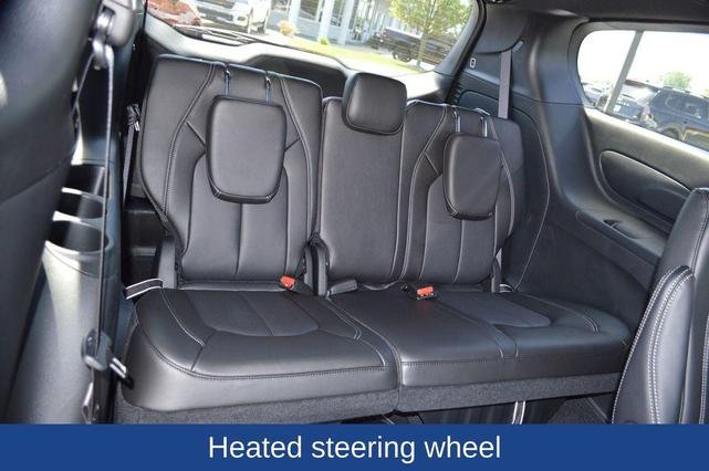 Photo of 2025 Fathom Blue Pearlcoat Chrysler Pacifica