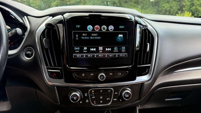 Photo of 2018 Iridescent Pearl Tricoat Chevrolet Traverse