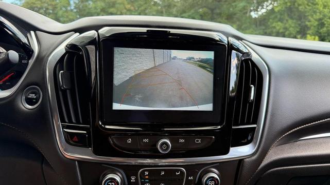 Photo of 2018 Iridescent Pearl Tricoat Chevrolet Traverse