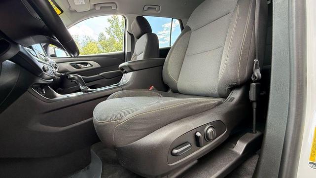 Photo of 2018 Iridescent Pearl Tricoat Chevrolet Traverse