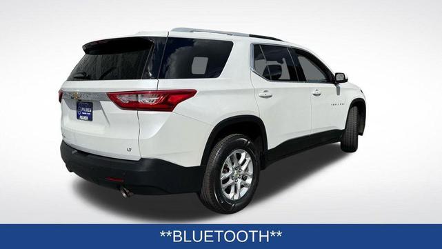 Photo of 2018 Iridescent Pearl Tricoat Chevrolet Traverse