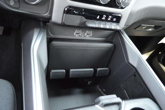 Photo of 2025 Diamond Black RAM 1500