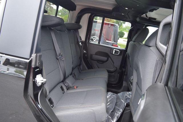 Photo of 2025 Black Clearcoat Jeep Gladiator