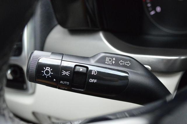 Photo of 2021 Ebony Black Kia Sorento