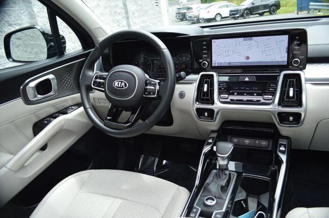 Photo of 2021 Ebony Black Kia Sorento