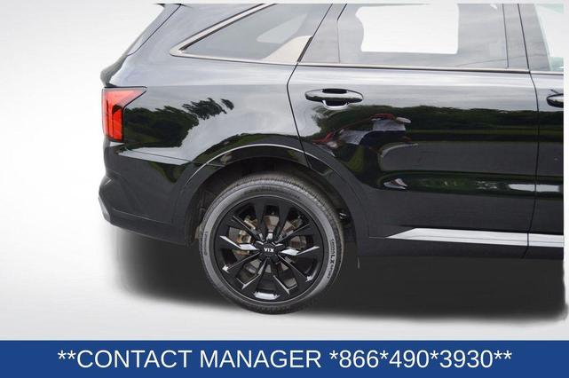 Photo of 2021 Ebony Black Kia Sorento