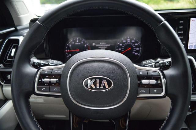 Photo of 2021 Ebony Black Kia Sorento
