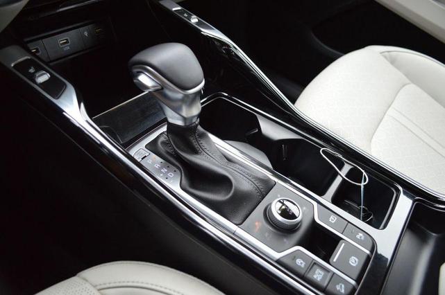 Photo of 2021 Ebony Black Kia Sorento