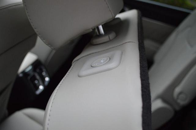Photo of 2021 Ebony Black Kia Sorento