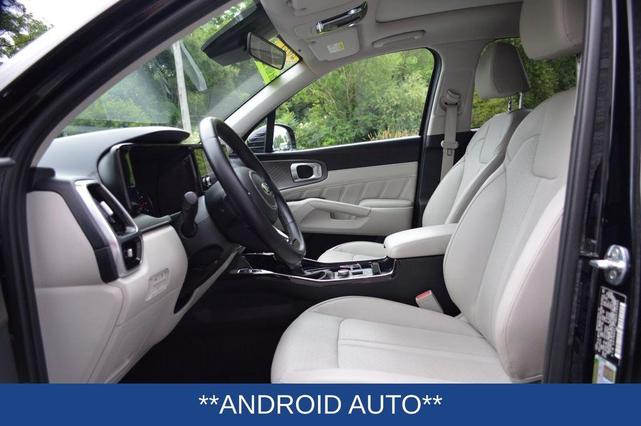 Photo of 2021 Ebony Black Kia Sorento