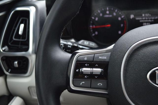 Photo of 2021 Ebony Black Kia Sorento