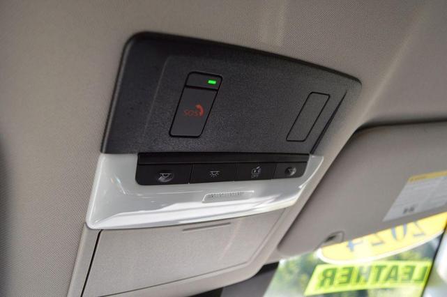 Photo of 2024 2t Gry Blk Roof Nissan Pathfinder