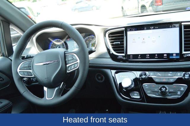 Photo of 2025 Fathom Blue Pearlcoat Chrysler Pacifica