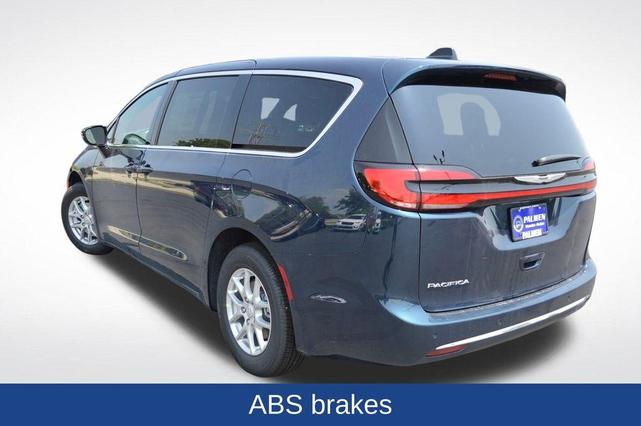 Photo of 2025 Fathom Blue Pearlcoat Chrysler Pacifica