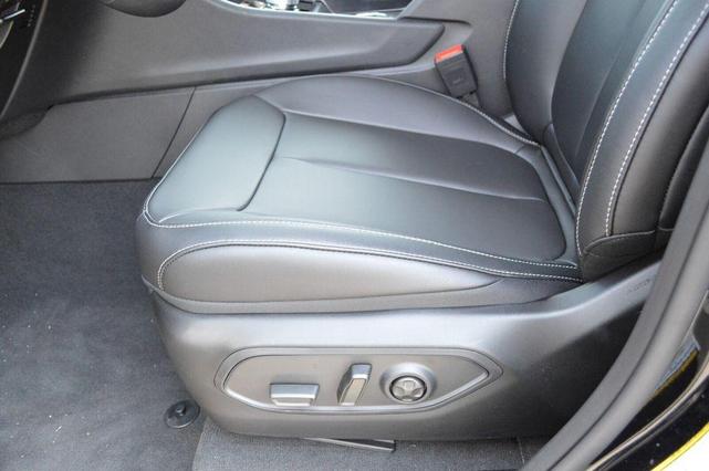 Photo of 2025 Diamond Black Jeep Grand Cherokee