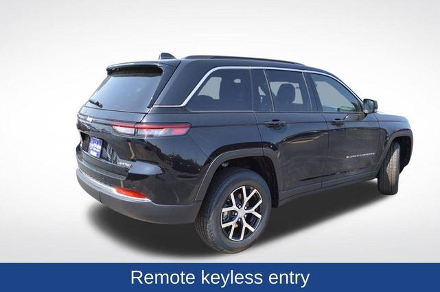 Photo of 2025 Diamond Black Jeep Grand Cherokee