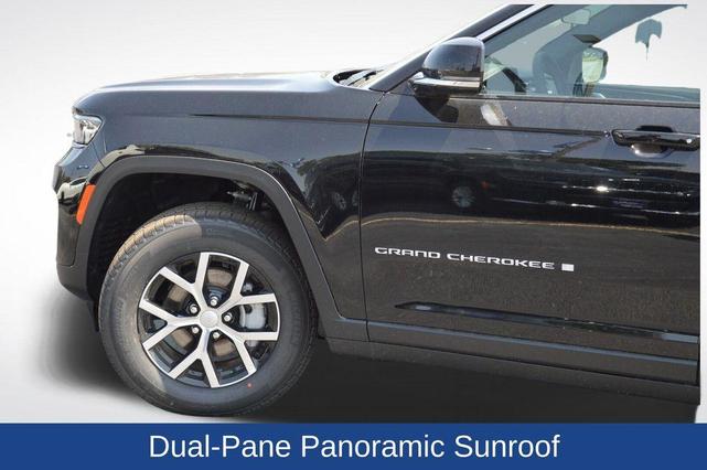 Photo of 2025 Diamond Black Jeep Grand Cherokee