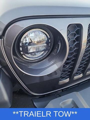 Photo of 2021 Granite Crystal Clearcoat Metallic Jeep Gladiator