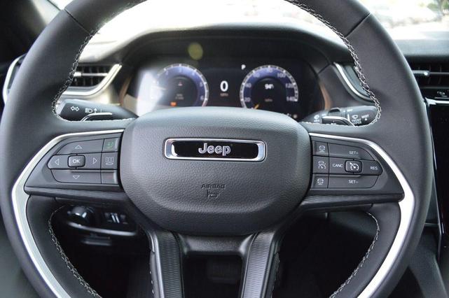 Photo of 2025 Diamond Black Jeep Grand Cherokee L