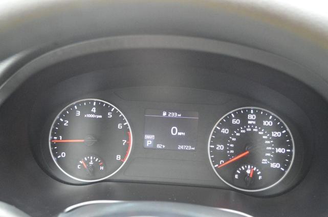 Photo of 2023 Snow White Pearl Kia Seltos