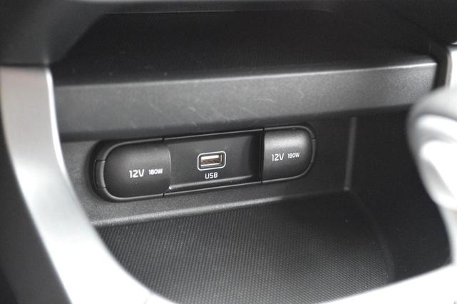 Photo of 2023 Snow White Pearl Kia Seltos