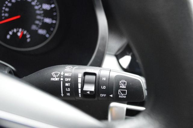 Photo of 2023 Snow White Pearl Kia Seltos