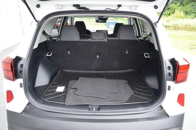 Photo of 2023 Snow White Pearl Kia Seltos